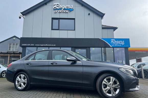 Mercedes-Benz C Class C200 SE PETROL 4 Door 2