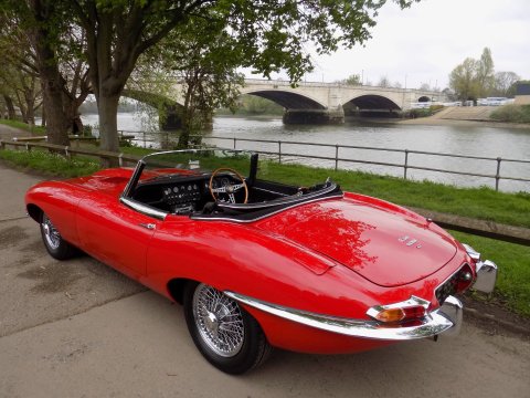 Jaguar E-Type S1½ 4.2 Roadster 13