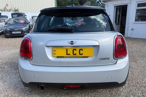 Mini Hatch COOPER.. 6 SERVICES..DAB..SAT NAV..HEATED SAETS..STUNNING EXAMPLE 40