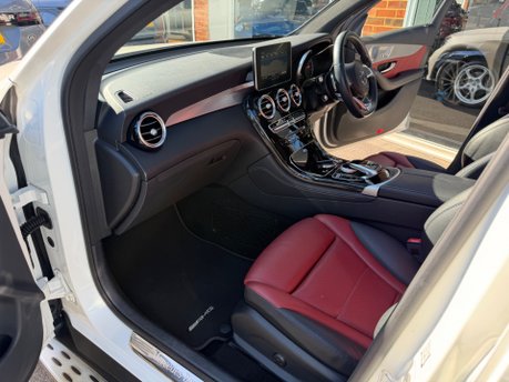 Mercedes-Benz GLC GLC 250 4MATIC AMG LINE PREMIUM PLUS 46