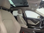 Jaguar F-Pace 2.0 F-PACE Portfolio AWD Auto 4WD 5dr 35