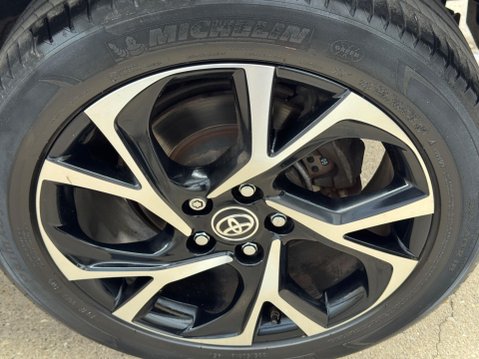 Toyota C-HR 1.8 VVT-h Design CVT Euro 6 (s/s) 5dr 46