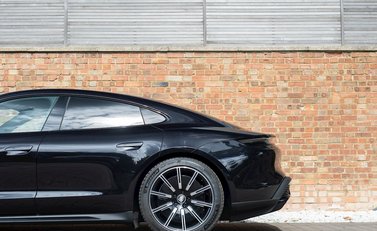 Porsche Taycan Turbo 30
