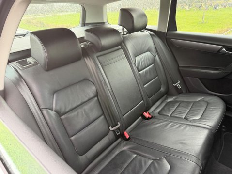 Volkswagen Passat 2.0 TDI BlueMotion Tech Executive Euro 5 (s/s) 5dr 31