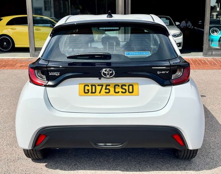 Toyota Yaris ICON HEV CVT 6