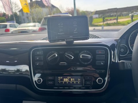 Volkswagen Up 1.0 BlueMotion Tech High up! Euro 5 (s/s) 5dr 18