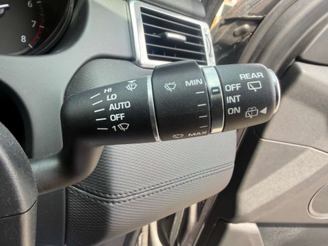 Land Rover Discovery Sport 2.0 Discovery Sport Dynamic Luxury HSE Si4 Auto 4WD 5dr 42