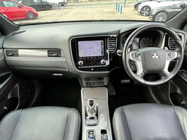 Mitsubishi Outlander 2.4 Outlander Dynamic PHEV CVT 4WD 5dr 2
