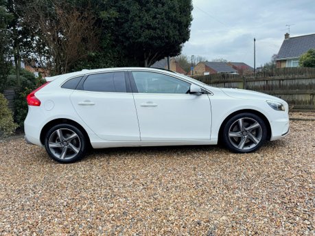 Volvo V40 2.0 D4 R-Design Lux Nav Geartronic Euro 6 (s/s) 5dr 5