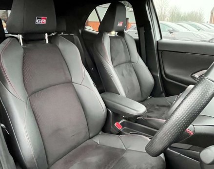 Toyota Yaris Cross 1.5 Yaris Cross GR Sport HEV Auto 5dr 57