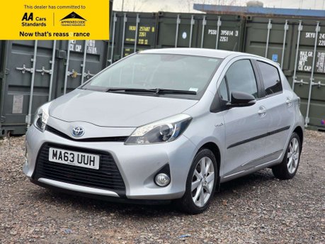 Toyota Yaris 1.5 VVT-h T Spirit Hatchback 5dr Petrol Hybrid CVT Euro 5 (101 ps) 3