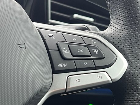 Volkswagen Passat R-LINE DSG 31