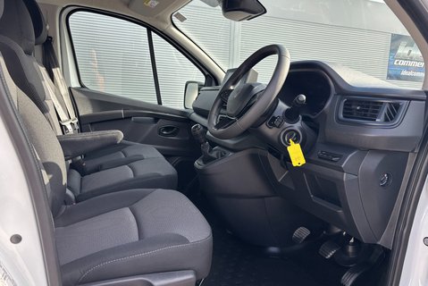 Renault Trafic LH30 Advance 150ps dCi Panel Van 18