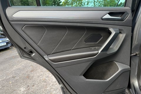 Volkswagen Tiguan R-LINE TDI BMT 4MOTION DSG -RARE LEATHER -DYNAUDIO -TOWBAR -APPLE CARPLAY  33