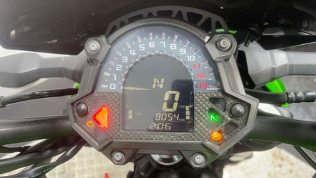 Kawasaki Z900 2017 ONLY 8K NEW MOT SUPER NAKED EXCELLENT CONDITION 900CC 24