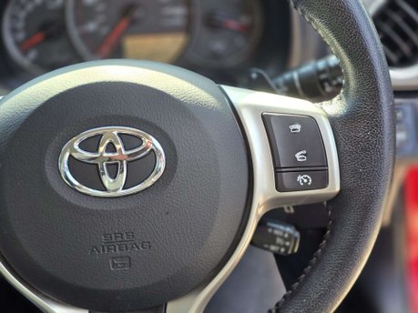 Toyota Yaris 1.33 Dual VVT-i Icon Plus Hatchback 5dr Petrol Multidrive S Euro 5 (99 ps) 32