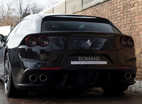 Ferrari GTC4 Lusso 25