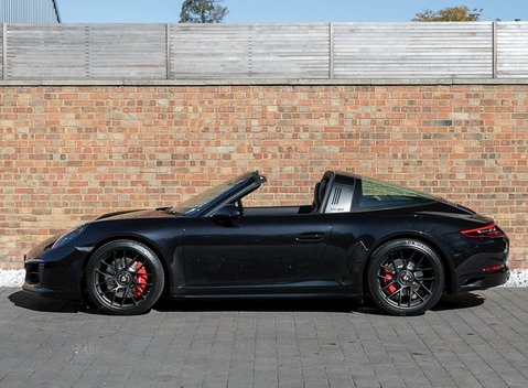 Porsche 911 (991.2) Targa 4 GTS 2
