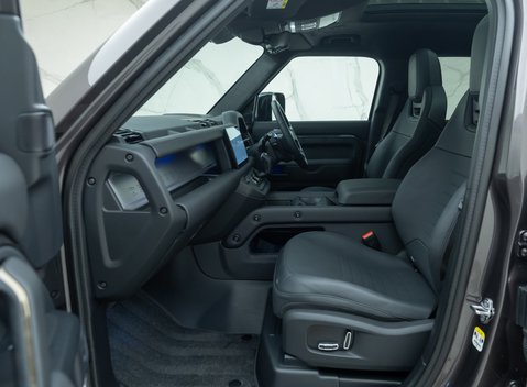 Land Rover Defender 110 OCTA 19