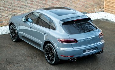 Porsche Macan GTS 12