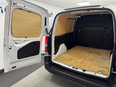 Peugeot Partner 1.5 Partner Professional Premium+ BHDi 25