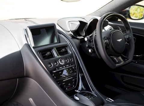 Aston Martin DBS Superleggera 15