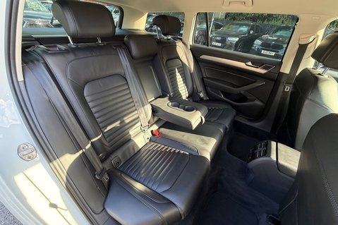 Volkswagen Passat GT TDI BMT 4MOTION DSG - RARE 4X4 -LEATHER -ULEZ COMPLIANT  25