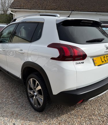 Peugeot 2008 BLUE HDI ALLURE…8 SERVICES JUST £20 R/TAX..SAT NAV..CRUISE..A.CON..1/2 LEAT 3