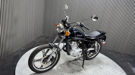 Suzuki GN 2002 31K CUSTOM CAFE RACER PROJECT BUILD 125CC 5