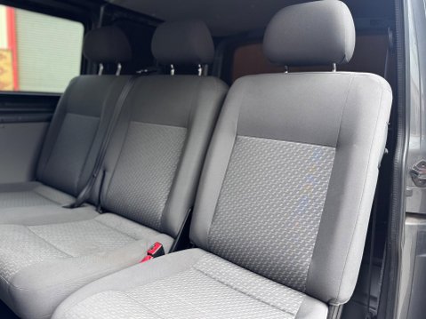 Volkswagen Transporter 2.0 BiTDI T32 Highline Panel Van 4dr Diesel DSG L1 H1 (214 g/km, 178 bhp) 38