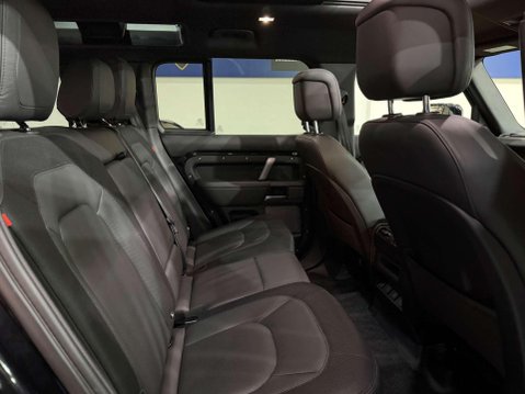 Land Rover Defender 3.0 D300 MHEV X-Dynamic HSE SUV 5dr Diesel Auto 4WD Euro 6 (s/s) (300 ps) 39