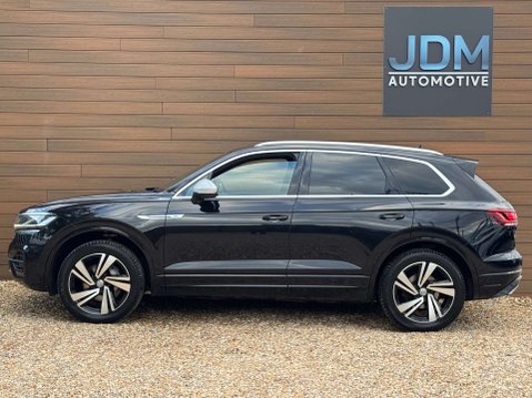 Volkswagen Touareg 3.0 Touareg V6 R-Line Tech TDI Auto 4WD 5dr 7