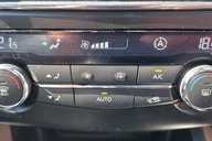 Renault Kadjar SIGNATURE NAV TCE AUTOMATIC..GLASS ROOF.9 SERVICES 26