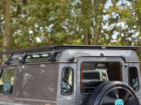 Land Rover Defender 2.2 Defender 90 XS Hard Top TD 4WD 5dr 48