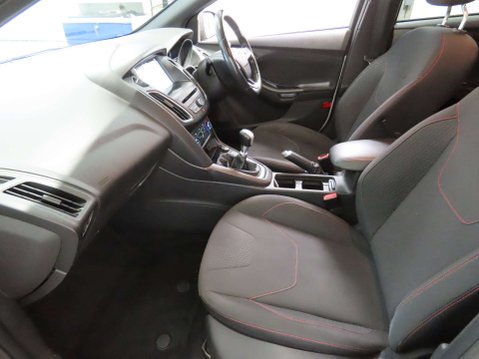 Ford Focus 1.5 Focus ST-Line TDCi 5dr 8