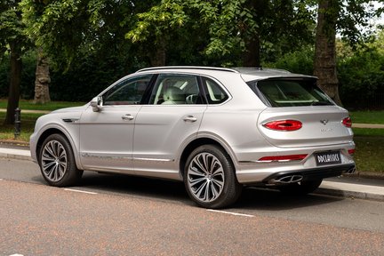 Bentley Bentayga V8 4