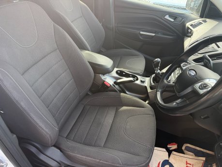 Ford Kuga ZETEC TDCI 4