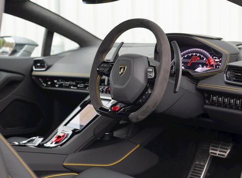 Lamborghini Huracan LP610-2 EVO RWD 10