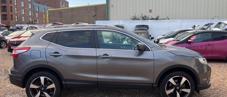 Nissan Qashqai N-CONNECTA DIG-T.. SUNROOF..SERVICES..1 PREVIOUS KEEPER... STUNNING EXAMPLE 1