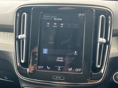 Volvo XC40 B4 INSCRIPTION PRO MHEV 26