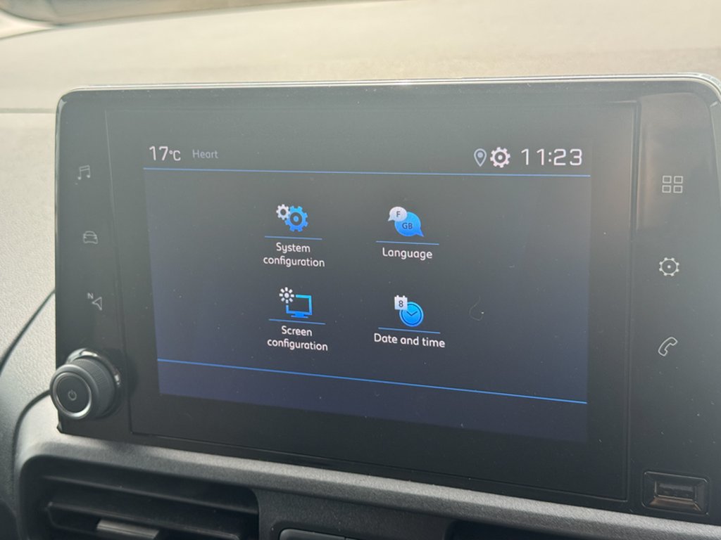 2023 Peugeot PartnerSWB L1H1 Low Roof Professional Premium Plus Air Co — thumbnail 29 of 51