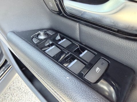 Land Rover Range Rover Evoque 2.0 TD4 SE TECH 16