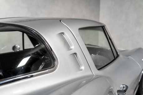 Chevrolet Corvette Stingray SPLIT WINDOW MANUAL FUELIE. FULL RESTO. MATCHING NUMBERS. IMMACULATE. 37
