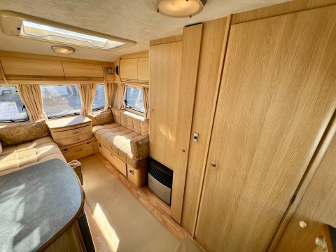 Coachman Amara 380/2 9