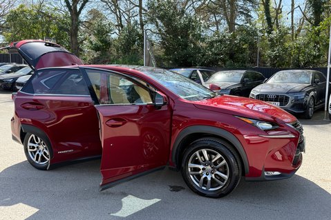 Lexus NX 300H LUXURY - PANORAMIC ROOF -2 OWNERS - 7 LEXUS SERVICES 47