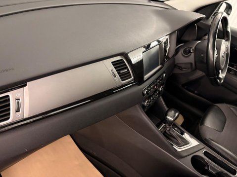 Kia Niro 1.6h GDi 2 DCT Euro 6 (s/s) 5dr 28