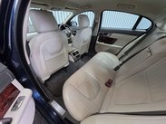 Jaguar XF 3.0d V6 Premium Luxury Saloon 4dr Diesel Auto Euro 5 (240 ps) 25