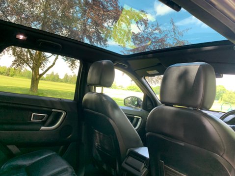 Land Rover Discovery Sport 2.0 TD4 HSE BLACK 26