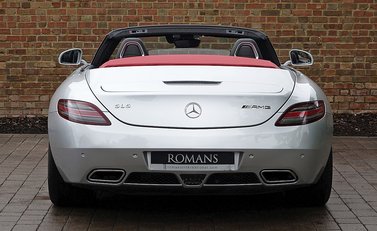 Mercedes-Benz SLS AMG Roadster 6