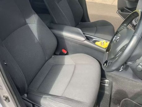 Toyota C-HR 1.8 VVT-h Icon SUV 5dr Petrol Hybrid CVT Euro 6 (s/s) (122 ps) 5